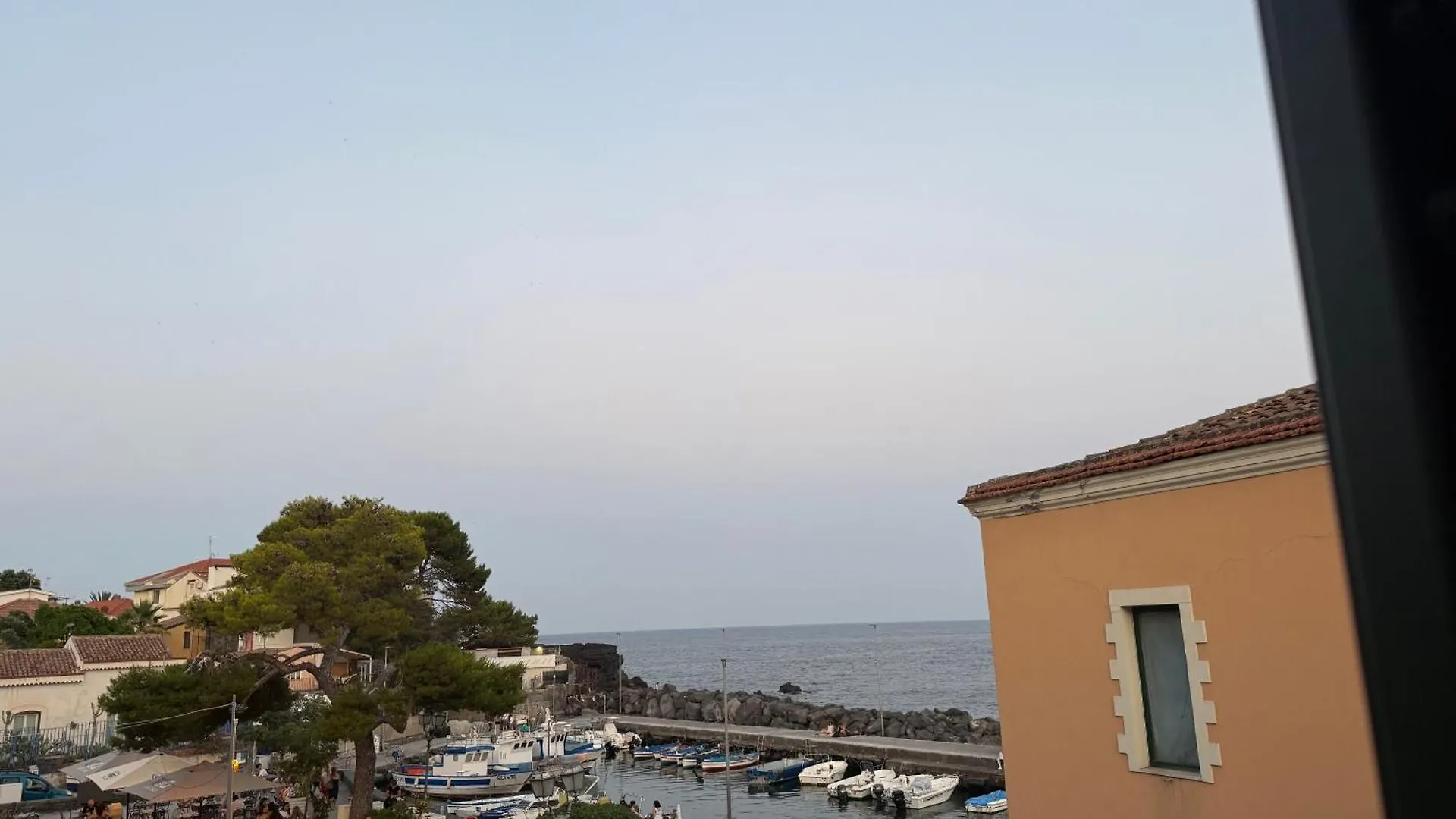 Swim Apartment Fronte Mare Katania